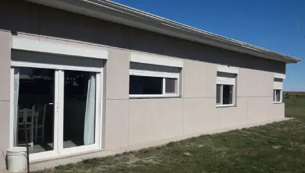 Sistema Mini Persianas de Aluminio Exterior más Aberturas de Aluminio Linea Modena - Cortinas y Aberturas Bahía Blanca