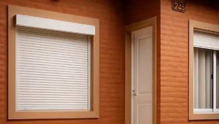 Sistema mini persianas de aluminio en Villa Ventana
